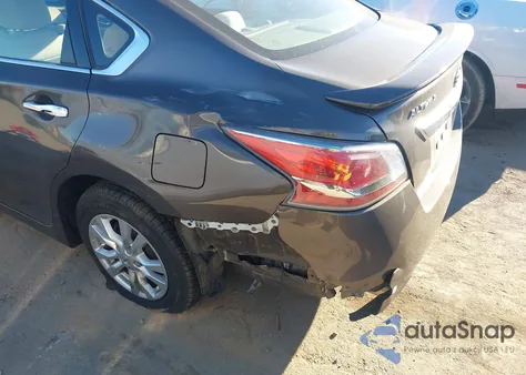 2015 Nissan Altima 2.5 S из США, поврежденный, VIN 1N4AL3AP8FC106136